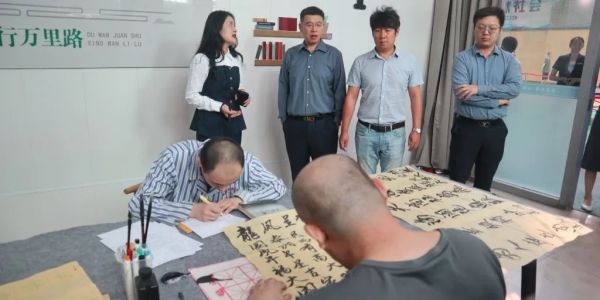 關愛星星兒童 讓世界充滿愛——愛心企業(yè)一領集團走進泰安心康醫(yī)院關愛自閉癥兒童