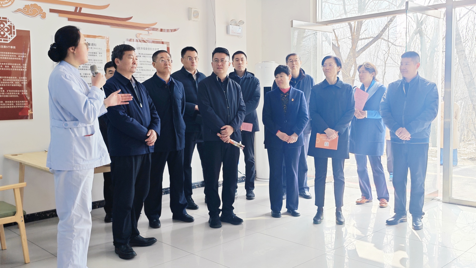 省政協(xié)社會(huì)法制委員會(huì)調(diào)研組蒞臨泰安市弘康頤養(yǎng)中心調(diào)研